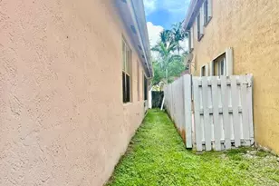 2302 SW 125th Ave, Miramar, FL 33027 - Photo 21