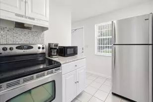 91 NE 6th Ct, Deerfield Beach, FL 33441 - Photo 11