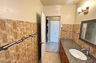 70 NE 174th Dr, North Miami Beach, FL 33162 - Photo 17