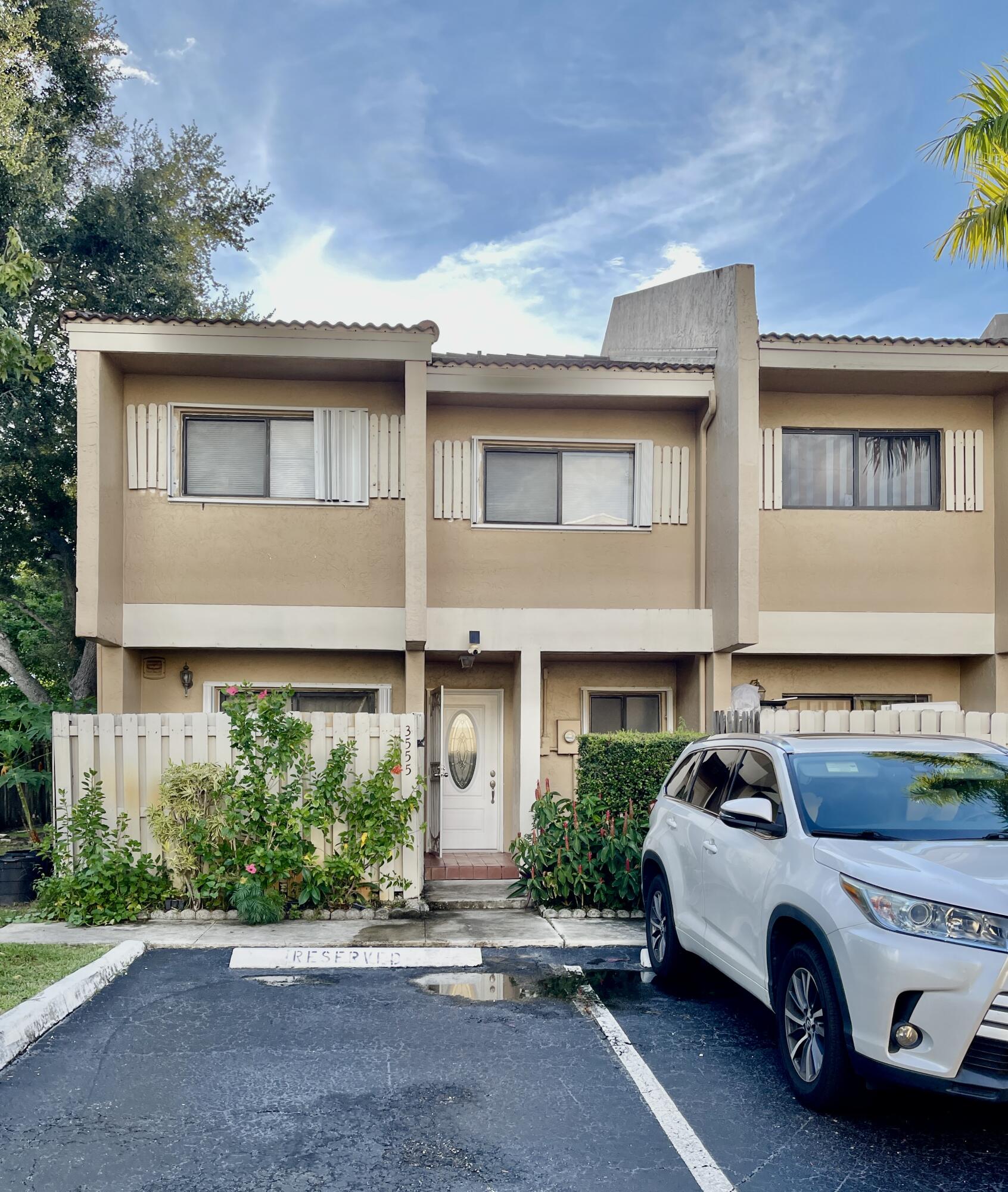 3555 NW 91st Ln - 3555 NW 91st Ln, Sunrise, FL 33351 Luxury Property | Jose Angel Pina