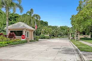 23 Windward Isle, Palm Beach Gardens, FL 33418 - Photo 3