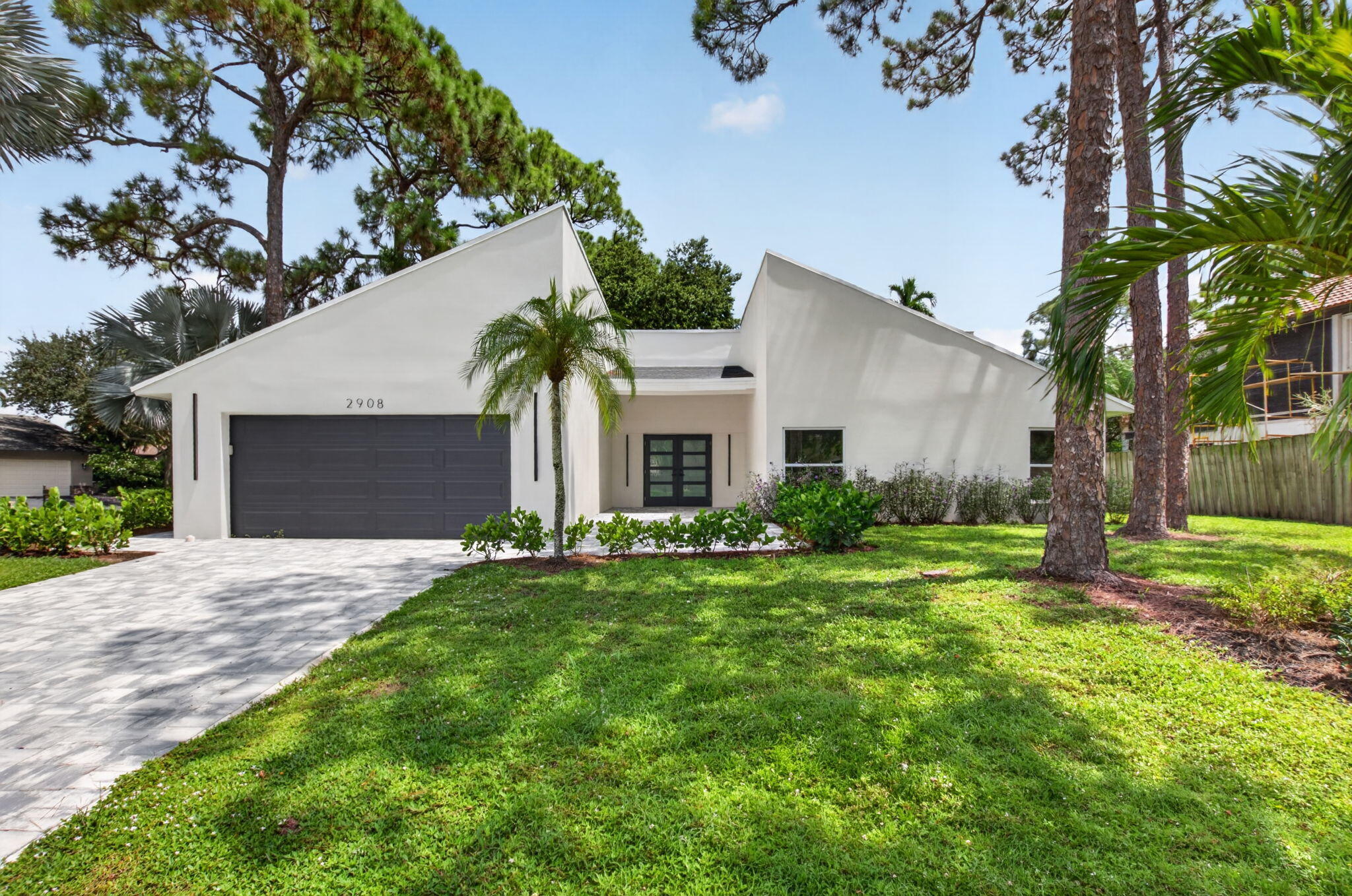 2908 NW 24th Way main architectural view