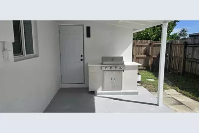 160 NE 60th Street, Oakland Park, FL 33334 - Photo 9