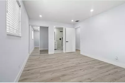 160 NE 60th Street, Oakland Park, FL 33334 - Photo 25