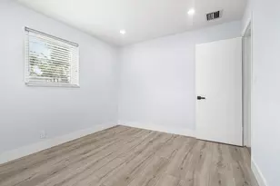 160 NE 60th St, Oakland Park, FL 33334 - Photo 31