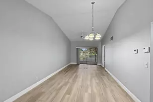 330 Palmwood Pl, Boca Raton, FL 33431 - Photo 9