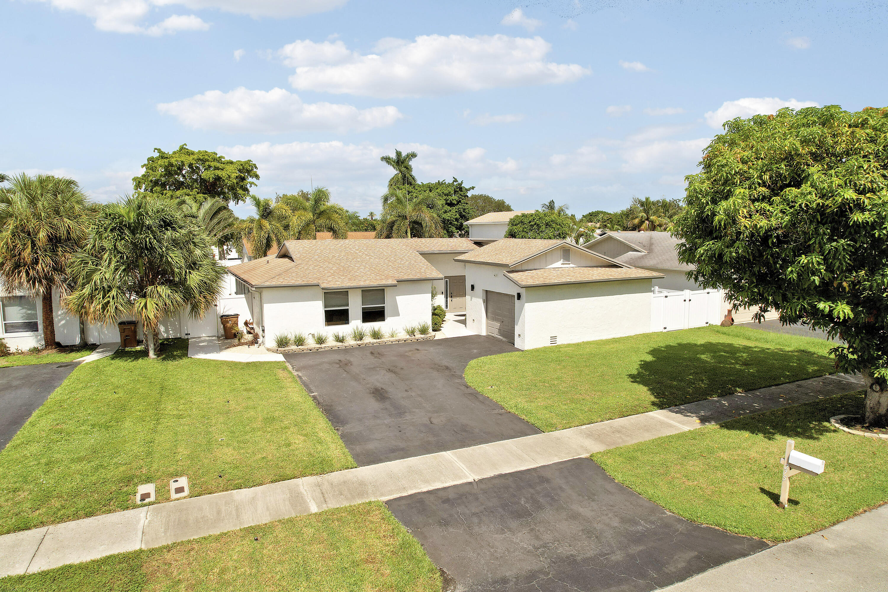 275 NW 39th Way - 275 NW 39th Way, Deerfield Beach, FL 33442 Luxury Property | Jose Angel Pina
