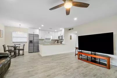 76 Flanders B, Delray Beach, FL 33484 - Photo 7