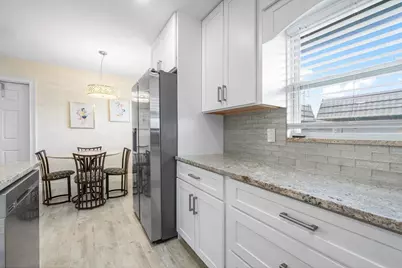 76 Flanders B, Delray Beach, FL 33484 - Photo 3