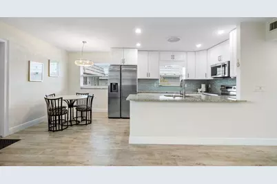 76 Flanders B, Delray Beach, FL 33484 - Photo 5