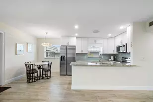 76 Flanders B, Delray Beach, FL 33484 - Photo 5