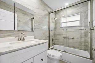 76 Flanders B, Delray Beach, FL 33484 - Photo 5