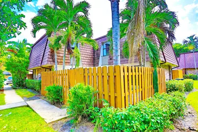 7531 Courtyard Run E, Boca Raton, FL 33433 - Photo 1