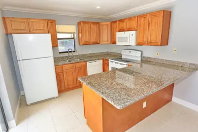 7531 Courtyard Run E, Boca Raton, FL 33433 - Photo 11