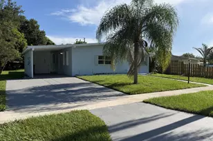 111 SE Castana Ct, Port Saint Lucie, FL 34983 - Photo 1