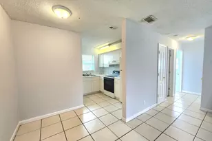 215 SW 1st Ct, Pompano Beach, FL 33060 - Photo 5