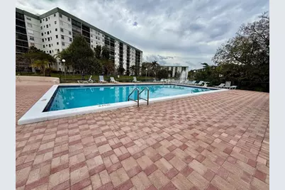 2212 S Cypress Bend Drive #303, Pompano Beach, FL 33069 - Photo 15