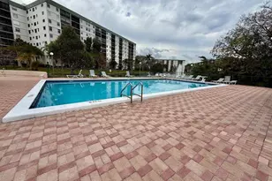 2212 S Cypress Bend Dr, Pompano Beach, FL 33069 - Photo 15