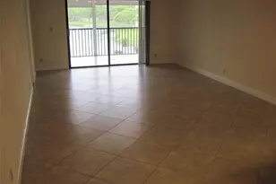2232 N Cypress Bend Dr, Pompano Beach, FL 33069 - Photo 5