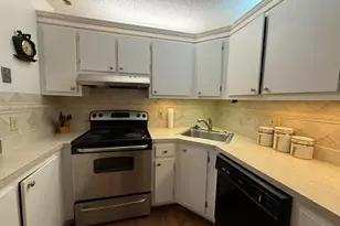 304 Knotty Pine Cir, Greenacres, FL 33463 - Photo 11