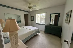 304 Knotty Pine Cir, Greenacres, FL 33463 - Photo 17
