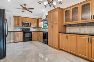 2560 NW 13th Ct, Delray Beach, FL 33445 - Photo 13