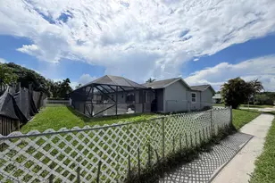 10431 Carmen Ln, Royal Palm Beach, FL 33411 - Photo 7