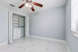 104 Oxford Ct, Royal Palm Beach, FL 33411 - Photo 27
