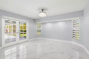 104 Oxford Ct, Royal Palm Beach, FL 33411 - Photo 23