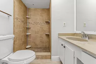 1638 Embassy Dr, West Palm Beach, FL 33401 - Photo 21