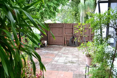 8671 SW 16th Court, Pembroke Pines, FL 33025 - Photo 23