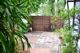 8671 SW 16th Ct, Pembroke Pines, FL 33025 - Photo 23