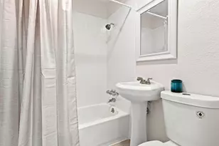1472 NE 25th Ct, Pompano Beach, FL 33064 - Photo 13