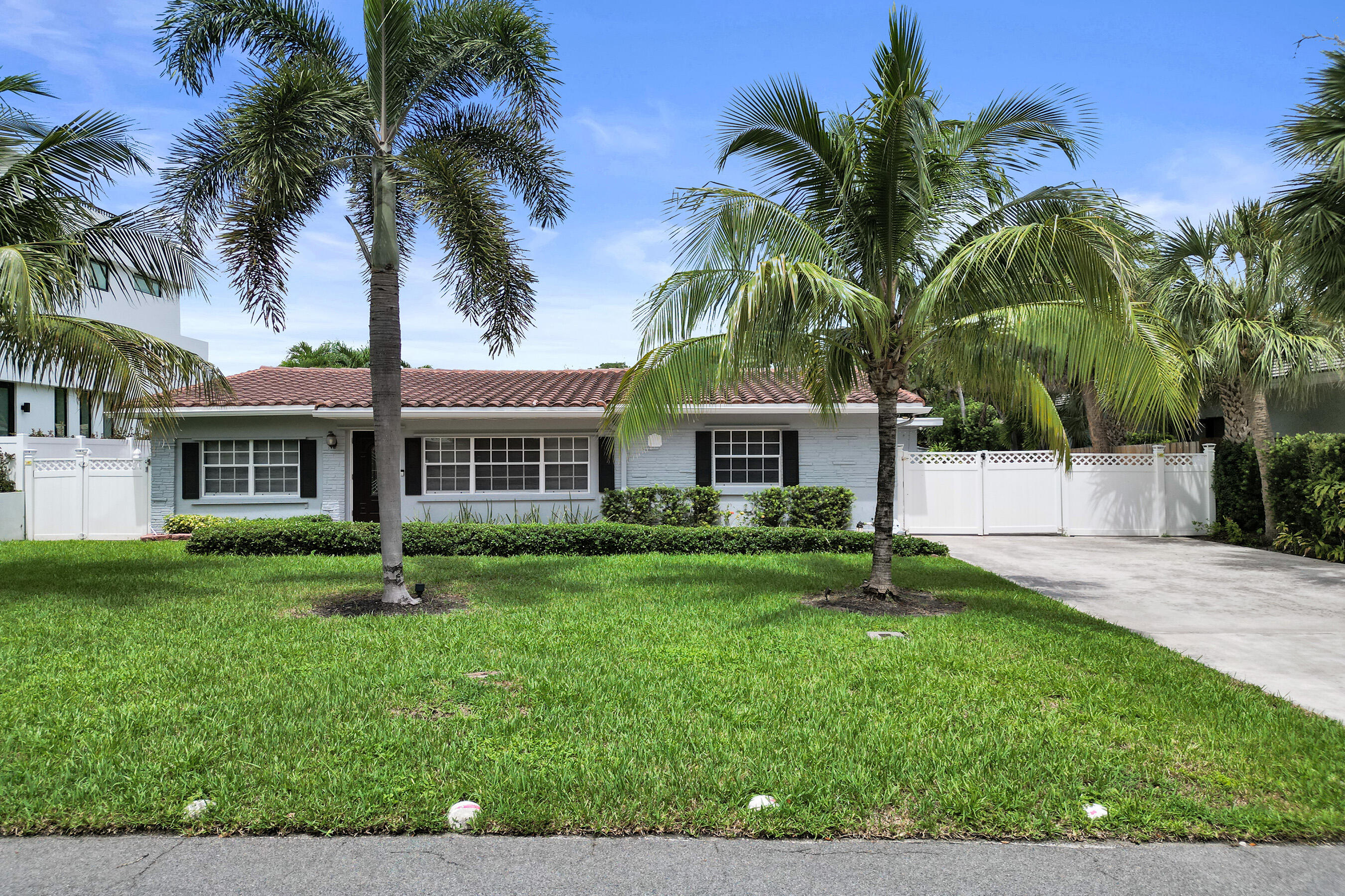 3207 Leigh Rd - 3207 Leigh Rd, Pompano Beach, FL 33062 Luxury Property | Jose Angel Pina