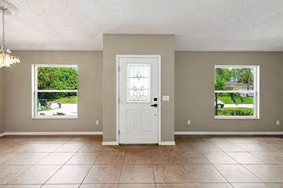 820 SW Jennifer Terrace, Port Saint Lucie, FL 34953 - Photo 5
