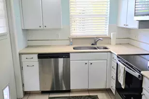 804 SE 7th St, Deerfield Beach, FL 33441 - Photo 11