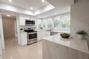 10873 Magnolia St, Palm Beach Gardens, FL 33418 - Photo 5