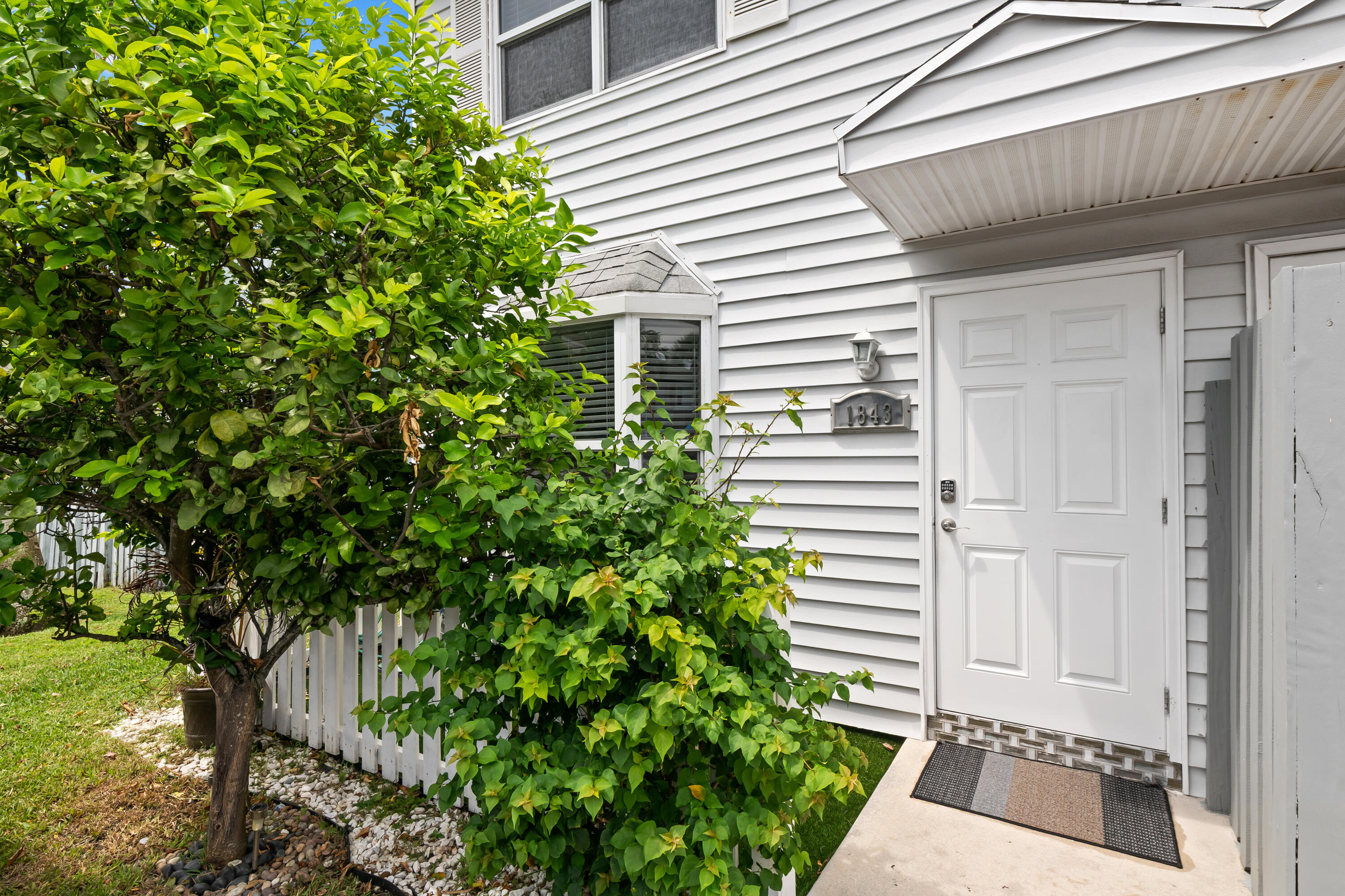 1843 NE 15th Ave - 1843 NE 15th Ave, Fort Lauderdale, FL 33305 Luxury Property | Jose Angel Pina