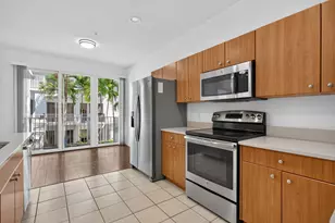 2725 NE 8th Ave, Wilton Manors, FL 33334 - Photo 3