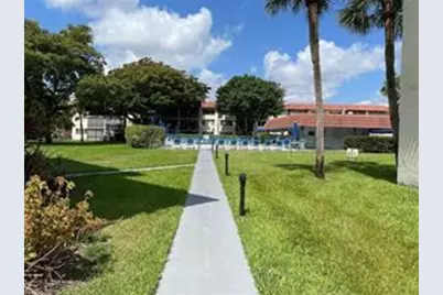 9300 N Hollybrook Lake Drive S #304, Pembroke Pines, FL 33025 - Photo 23
