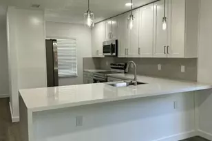 21741 Cypress Dr, Boca Raton, FL 33433 - Photo 5