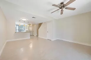 2571 NE 15th St, Pompano Beach, FL 33062 - Photo 15