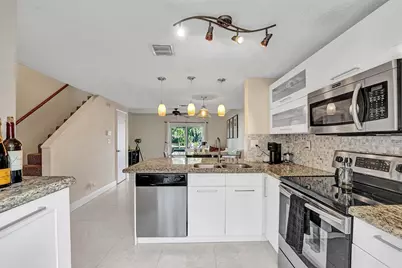 2571 NE 15th Street, Pompano Beach, FL 33062 - Photo 5