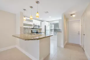 2571 NE 15th St, Pompano Beach, FL 33062 - Photo 9