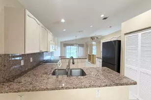 5374 Oakmont Village Cir, Lake Worth, FL 33463 - Photo 7