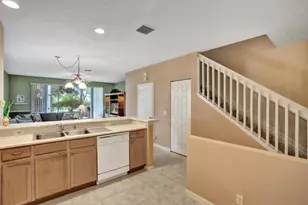 8055 Bellagio Ln, Boynton Beach, FL 33472 - Photo 5