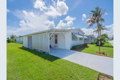 212 NE Forrest Court, Jensen Beach, FL 34957 - Photo 5