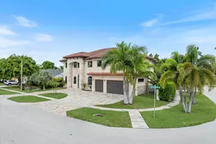301 Sandalwood Ln, Boca Raton, FL 33487 - Photo 3