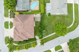 301 Sandalwood Ln, Boca Raton, FL 33487 - Photo 63