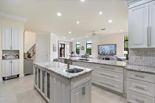 301 Sandalwood Ln, Boca Raton, FL 33487 - Photo 9